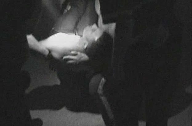 男孩在飞翔