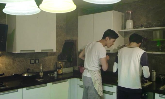 何故惹凡尘