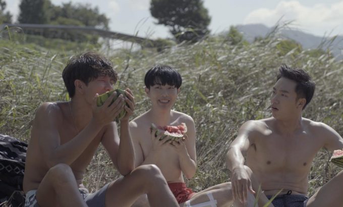 不止暧昧