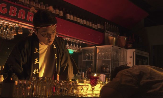 门后的性爱战争